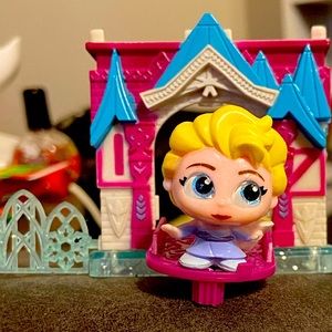 Disney Doorables Elsa + castle